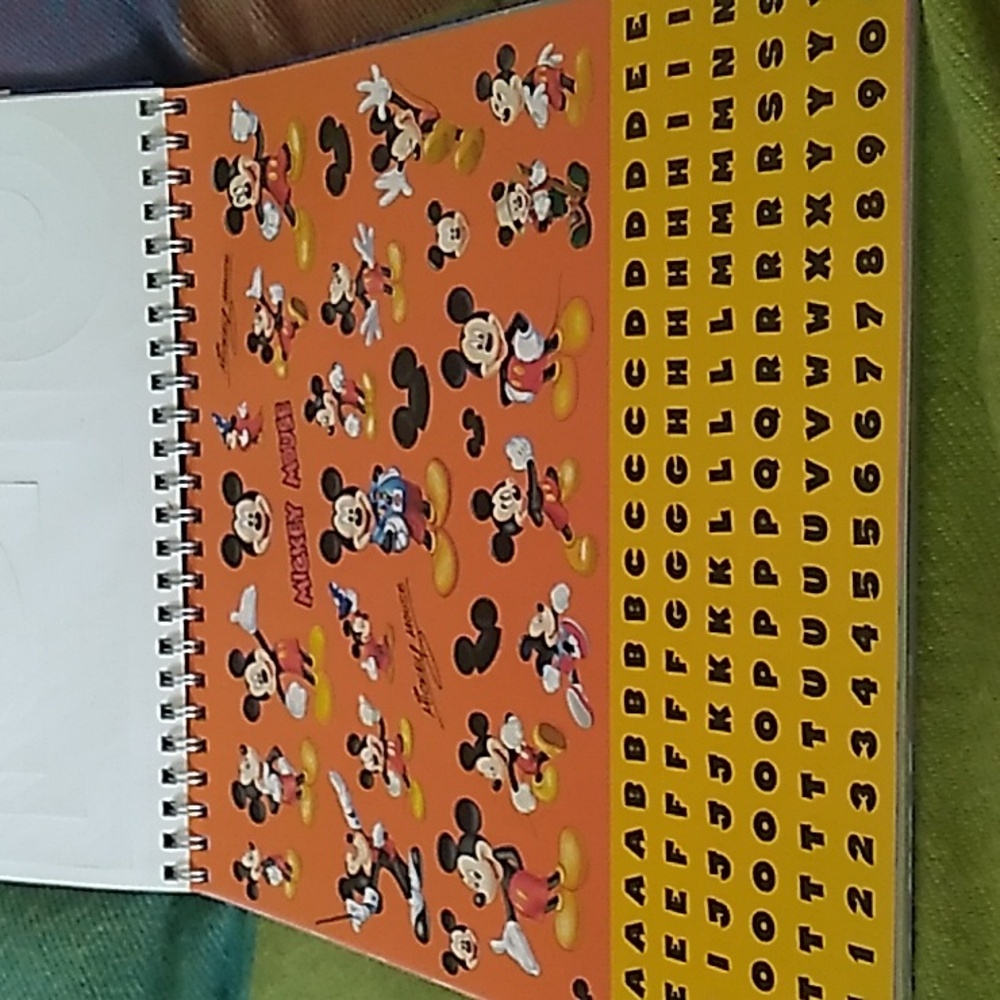 Disney Parks Deluxe Scrapbook Kit- Disney Parks Exclusive 60 Sheets - Picture 9 of 16